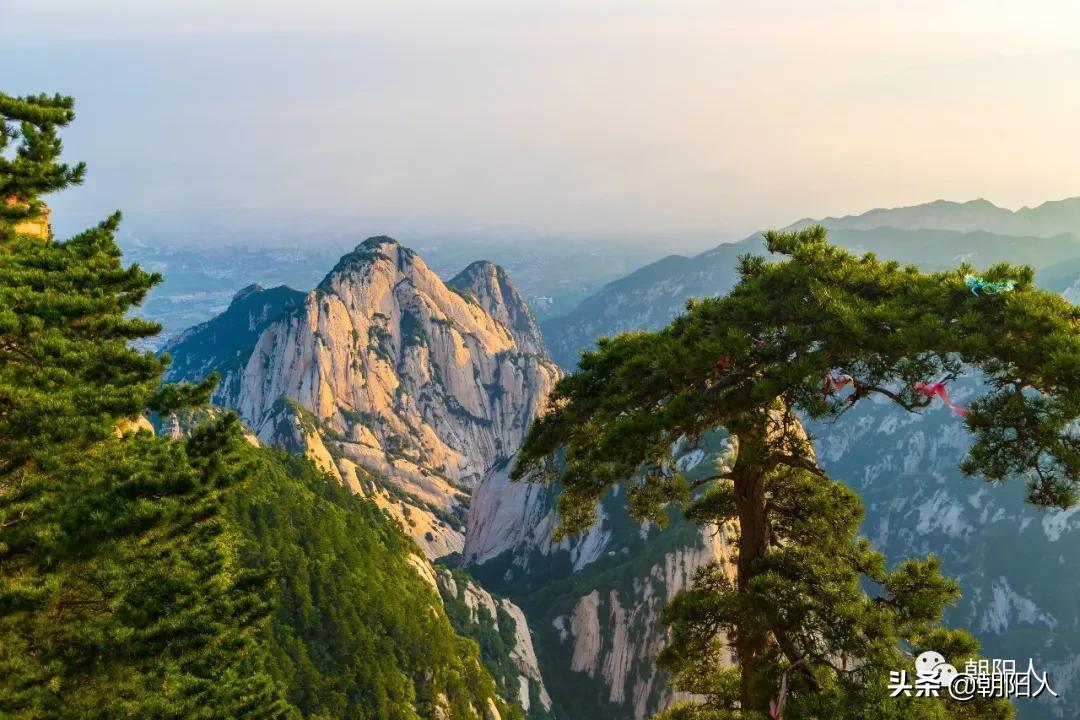 華山壯麗之旅，最新游記探尋絕美山川的探險之旅